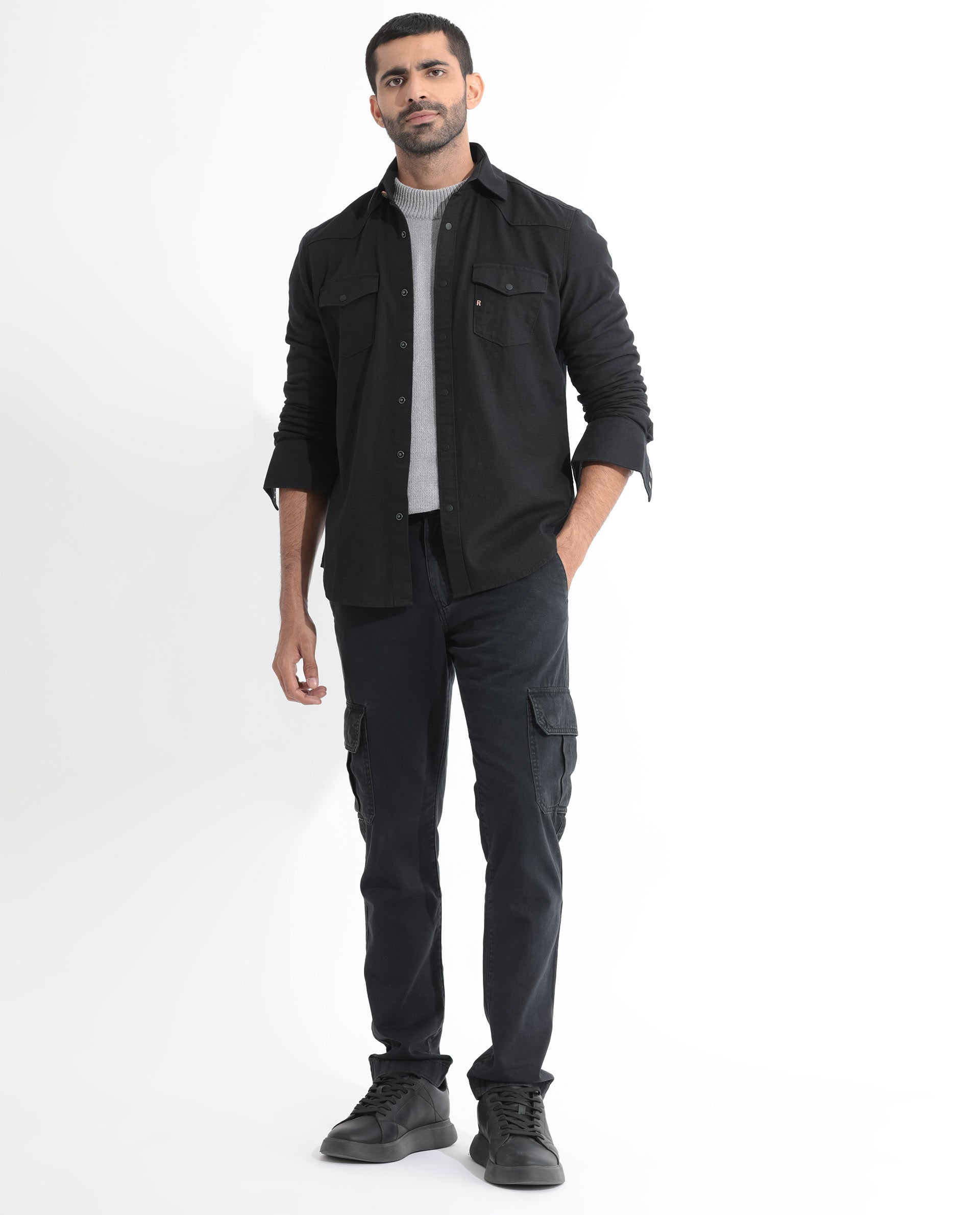 Zara MID-RISE TRF CARGO JEANS | Mall of America®